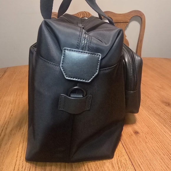 Monos Metro Duffel Black Vegan Leather Travel Bag Quicksnap Water Reaistant - Picture 7 of 16